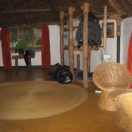 Honey Badger Lodge Moshi Room photo