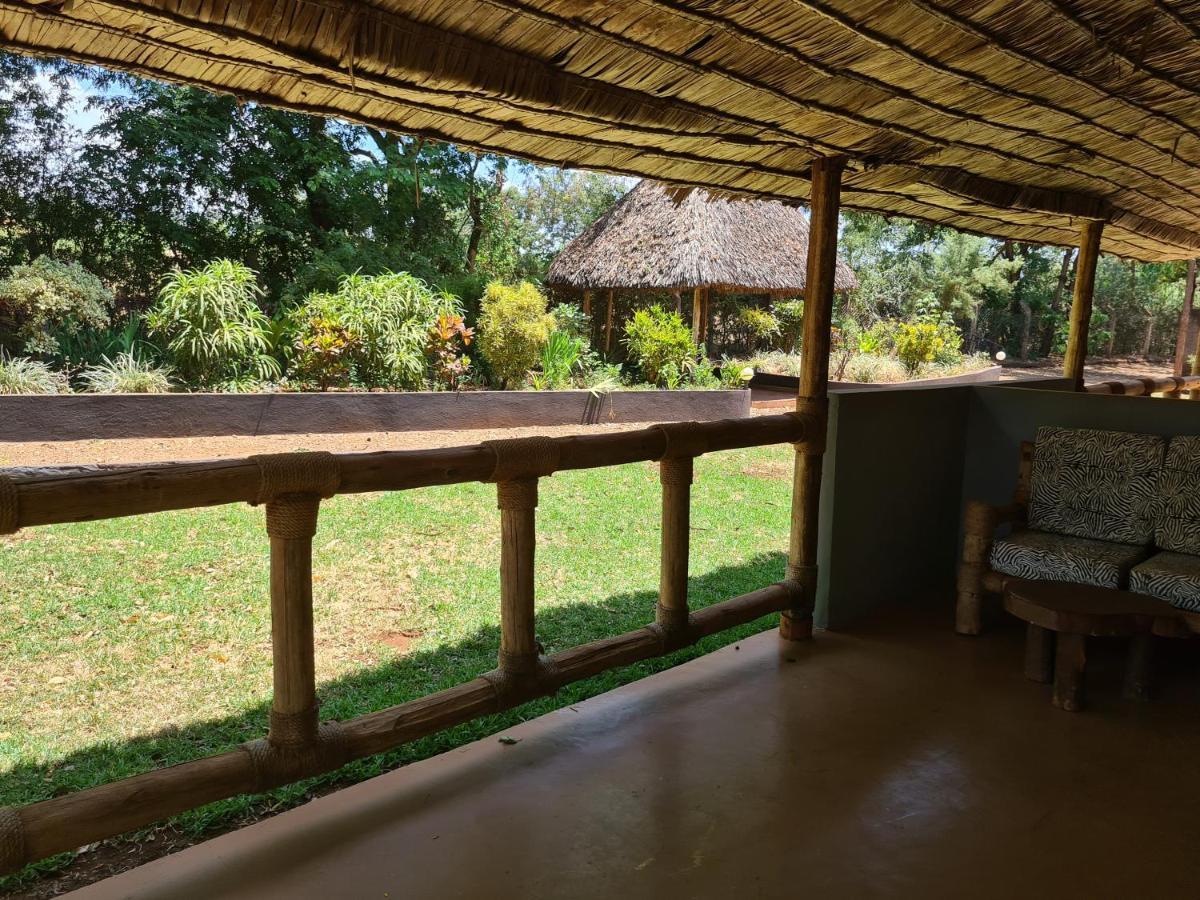 Honey Badger Lodge Moshi Exterior photo